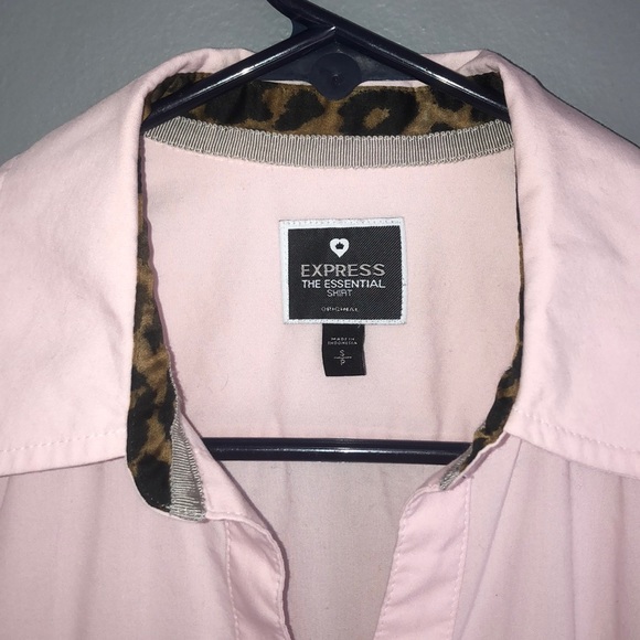 Express the Essential shirt small pink leopard - Picture 2 of 5